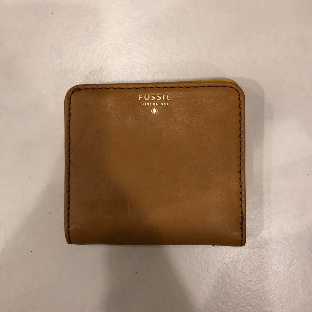 🆕 Fossil Bifold Wallet in Camel